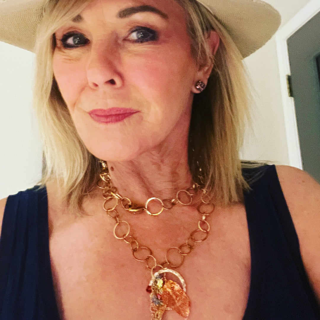 Chic 22-inch Chunky Gold Chain Necklace with Gold Leaves and Crystal Raindrops