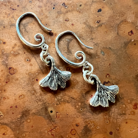 Graceful Sterling Silver Ginkgo Leaves Dangle Earrings - Nature-Inspired Sophistication